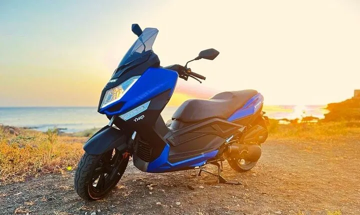 Santiago Island: Scooter Rental