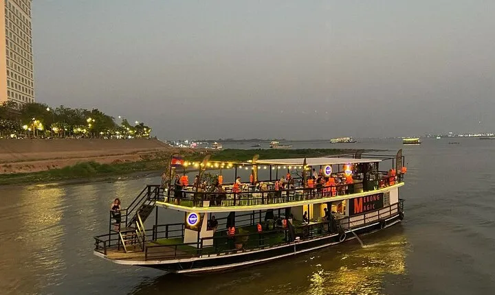 Wonderful Sunset Cruise with Unlimited Beers and Soft Drinks