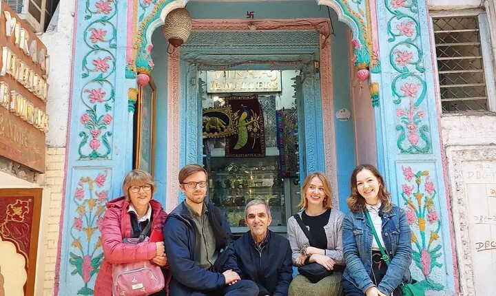 New Delhi Sightseeing and Slum Tour