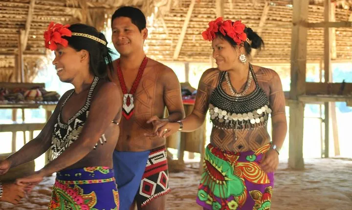 A Cultural Encounter with the Emberá Private Tour