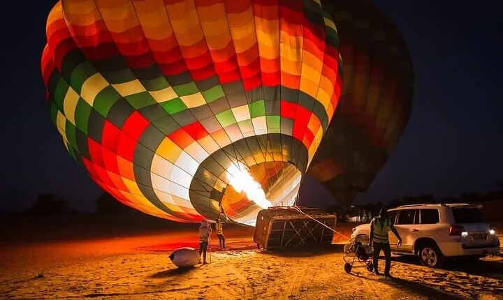 Enjoy Dubai Beautiful Desert By Hot Air Balloon