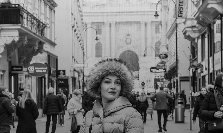 Tailored Fun and Private Photo Shoot in Vienna