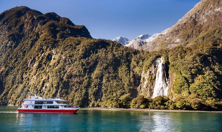 Milford Sound Coach & Cruise ex Te Anau Stunning Views with Lunch