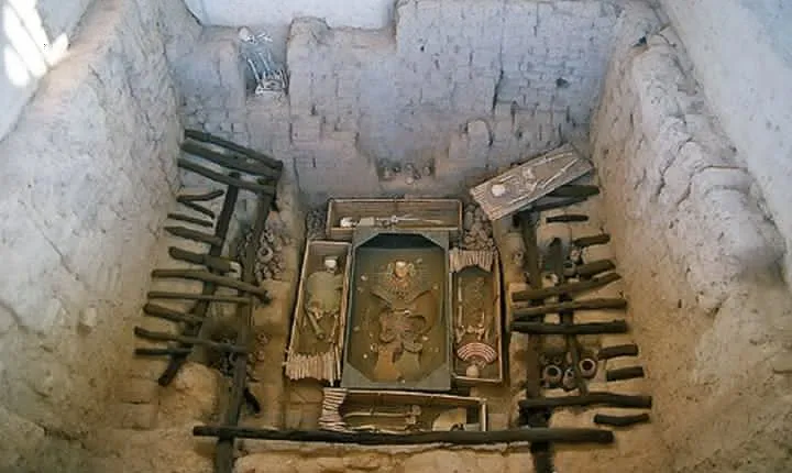 Huaca Rajada Tomb of the Lord Of Sipan & Site Museum