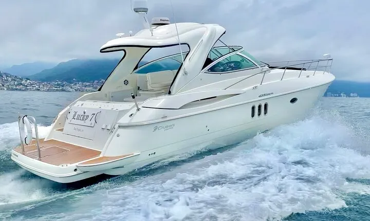 Private Yacht Tour in Puerto Vallarta
