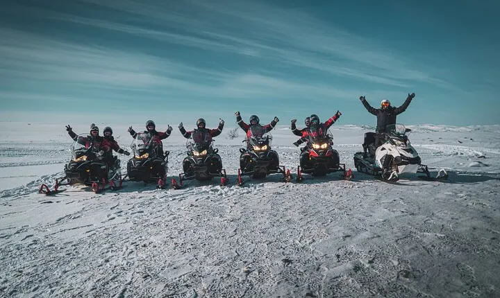 Historical Snowmobile Tour Across Finnmarksvidda