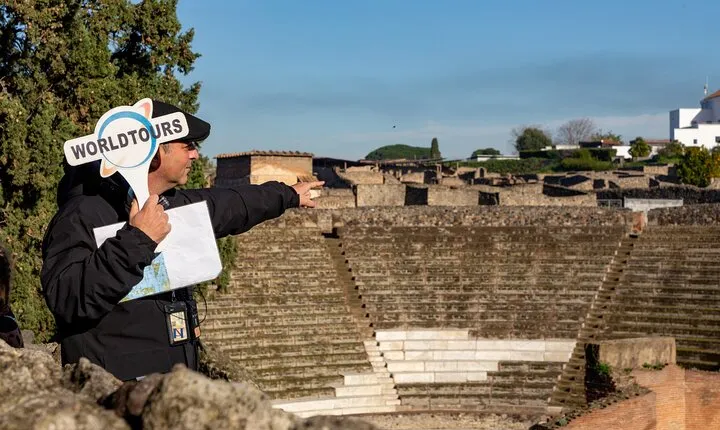 From Naples: Private Tour Pompei and Sorrento with lunch