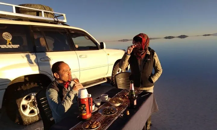 Private: Sunset and starlight tour in Uyuni salt flats.