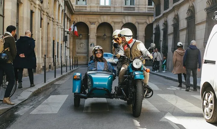 Paris Private Flexible Duration Guided Tour on a Vintage Sidecar