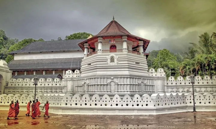 Kandy Hill and Cultural Capital City tour From Negombo