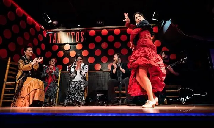 Barcelona Evening Tour, Flamenco Show & Tapas