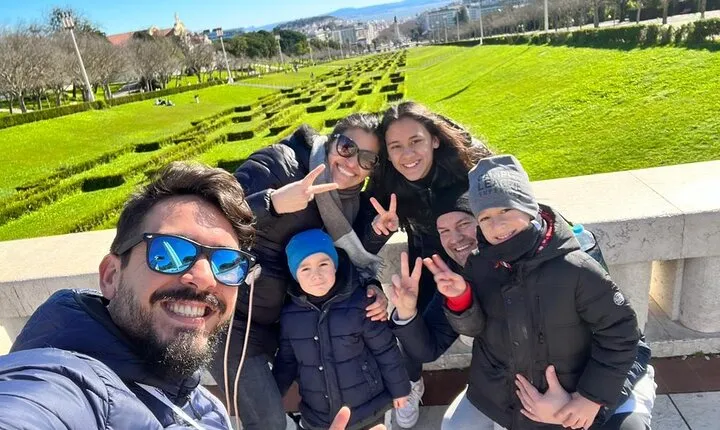 2 Hour Tuk Tuk Tour - Lisbon Chiado & Principe Real
