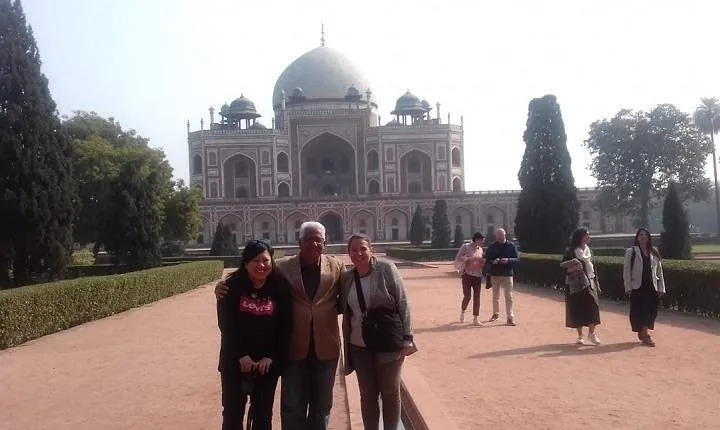 Full day sightseeing of Old and New Delhi
