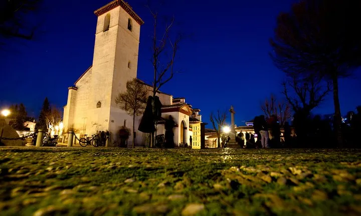 Alhambra, Albaicin and Sacromonte Guided Tour