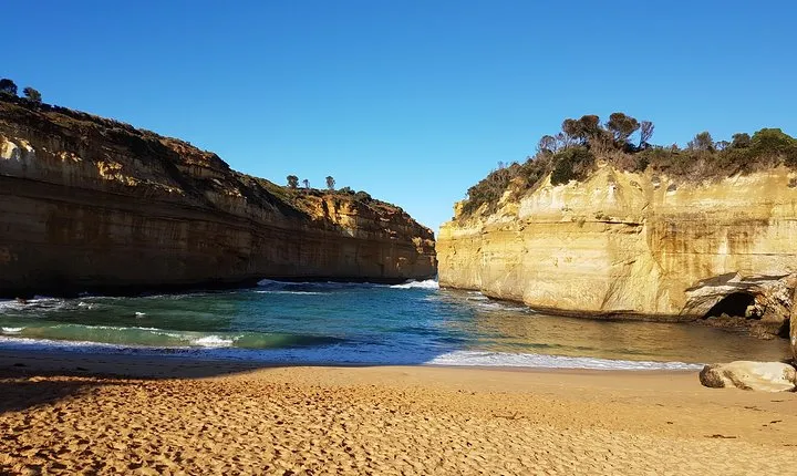 Ride Tours 2 day Great Ocean Road Trip for 18-35 year olds