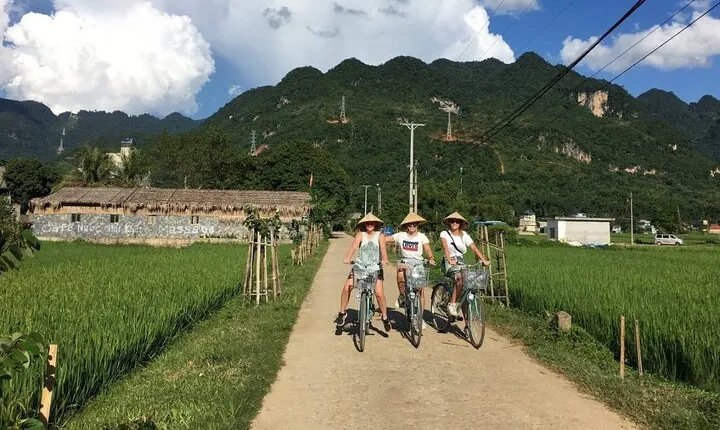 Mai Chau Valley Group Day Tour From Hanoi (Bike + Ethnic Village)