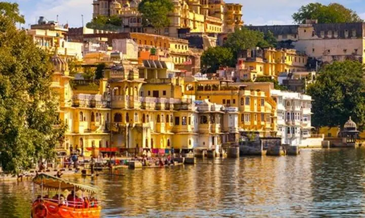 Golden Triangle Tour with Khajuraho and Varanasi (5 Star Hotel)
