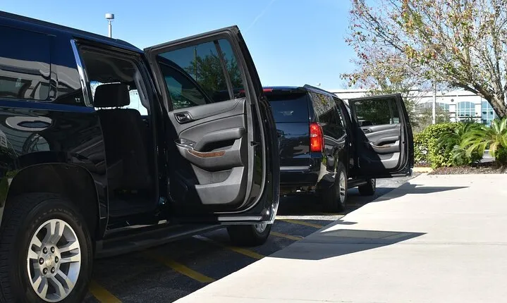 Private Transfer in a Luxury Vehicle to and from Houston Airport
