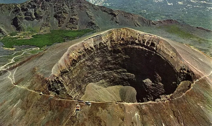 Mt. Vesuvius - With Guide & Lunch from Naples