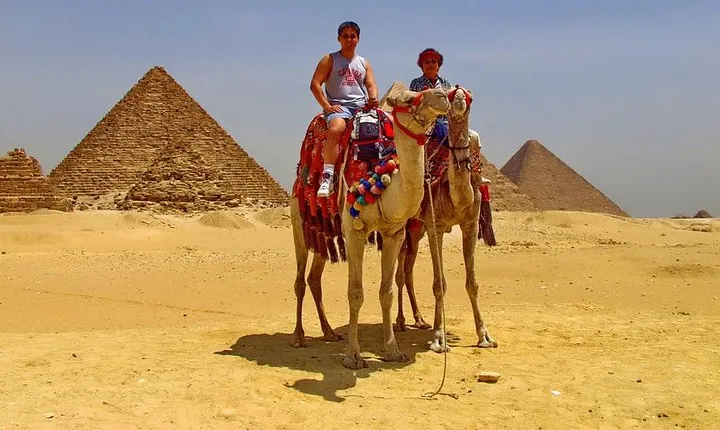 Private Tour to Giza Pyramids & Sphinx, Saqqara & Dahshur