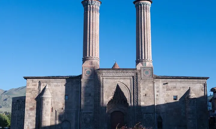 All-inclusive Private Guided Walking Tour of Erzurum City