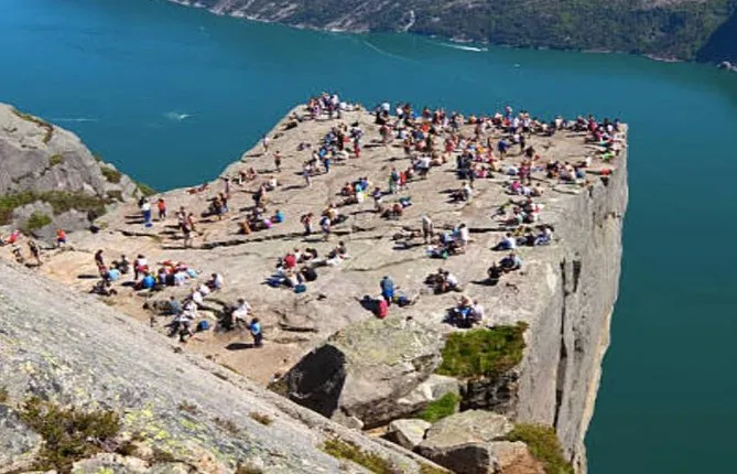 Pulpit Rock Cruise & Hike in Style