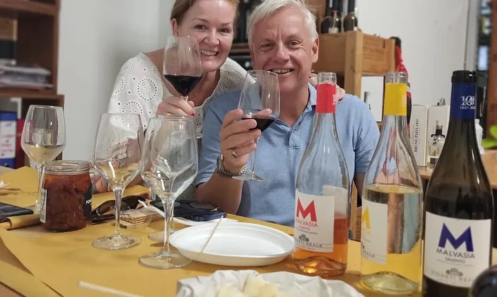 Private Tour of Lecce and Wine Tasting with Oenologist (3h)