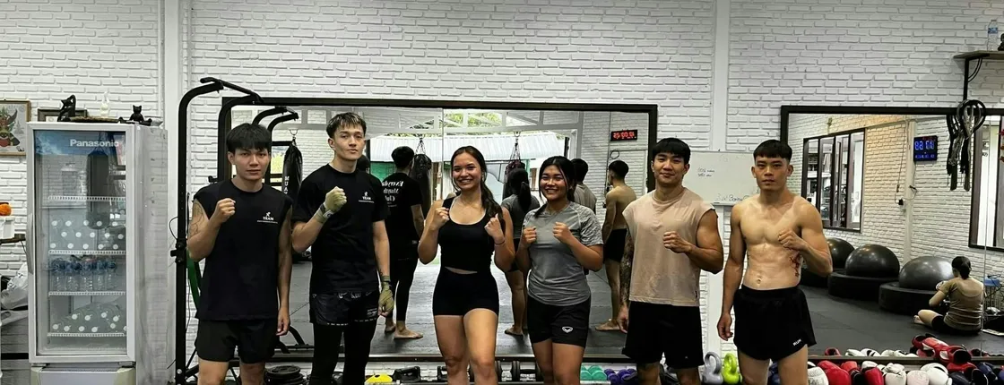 Group introductory Muay Thai class for beginners in Chiang Rai