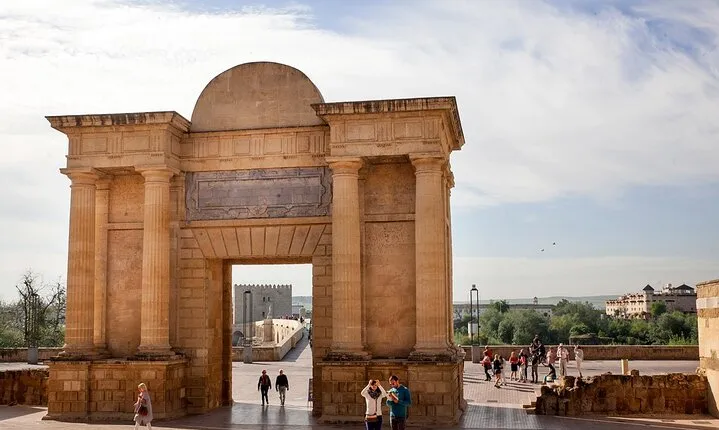 Cordoba's Historical Treasures: A Walking Tour