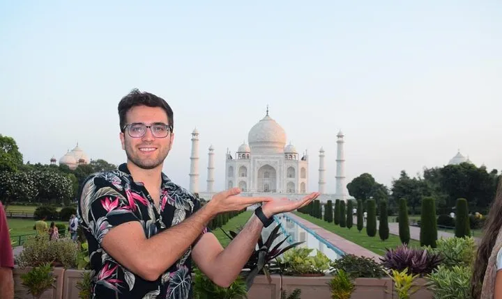 From Delhi: Sunrise Taj Mahal Tour With Elephant Conservation