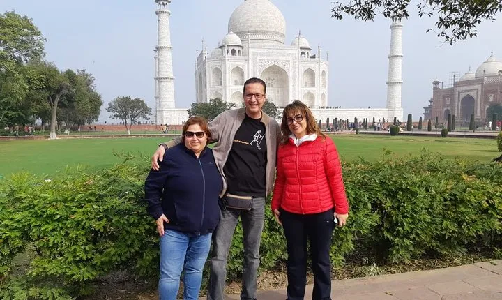 Private Tours: Taj Mahal Sunrise Tour from New Delhi