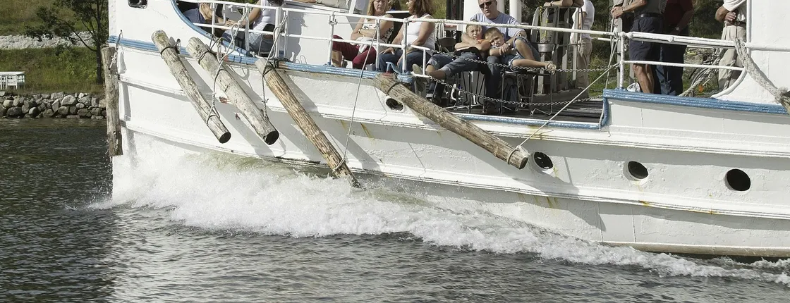 Stockholm archipelago boat tour with guide