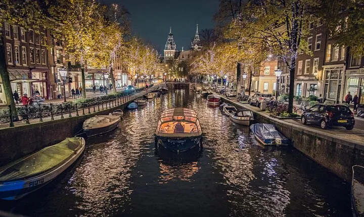 Amsterdam: 1-Hour Canal Cruise in the Evening