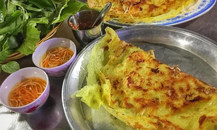 Private Street Food Tour on Motorbikes