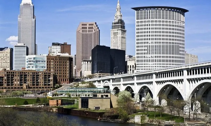 Self-Guided Scavenger Hunt: Cleveland A Ball Round The Mall