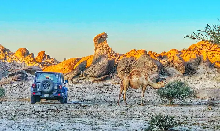 Private Moon Valley Hike Experience in Jeddah