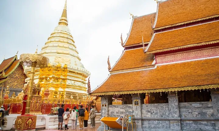 Doi Suthep and Wat Pha Lat Sunrise Private Tour – Half Day
