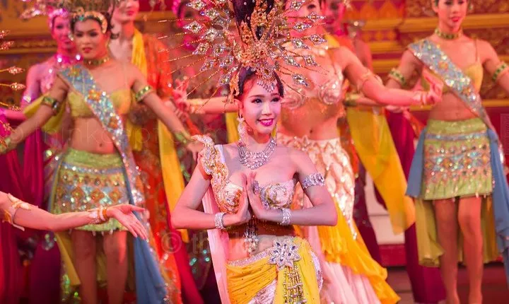 Pattaya Alcazar Cabaret Ladyboy show with round trip pick up service from hotel
