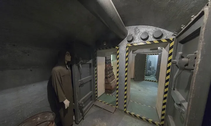 Prague Communism History and Nuclear Bunker Tour