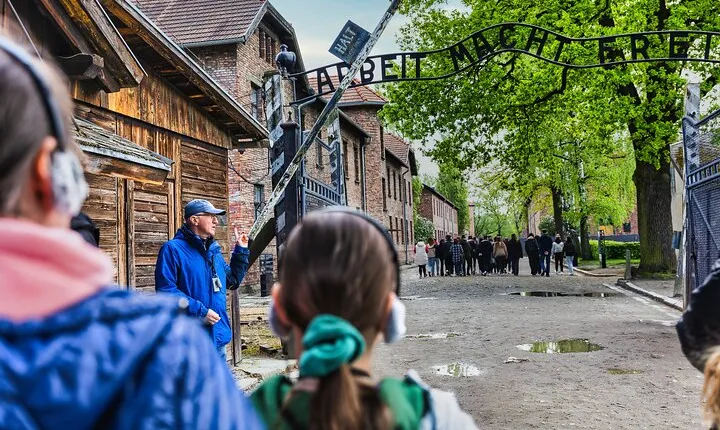 Auschwitz-Birkenau: Guided Tour from Kraków