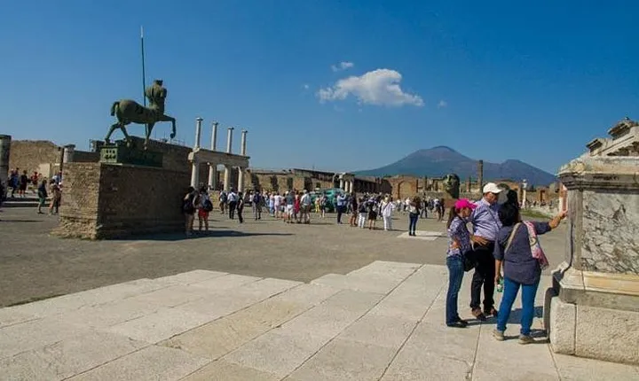 Pompei & Amalfi Coast Day Tour from Rome 