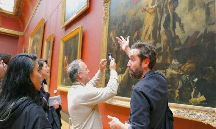 Louvre Museum Priority Access Guided Tour with Mona Lisa