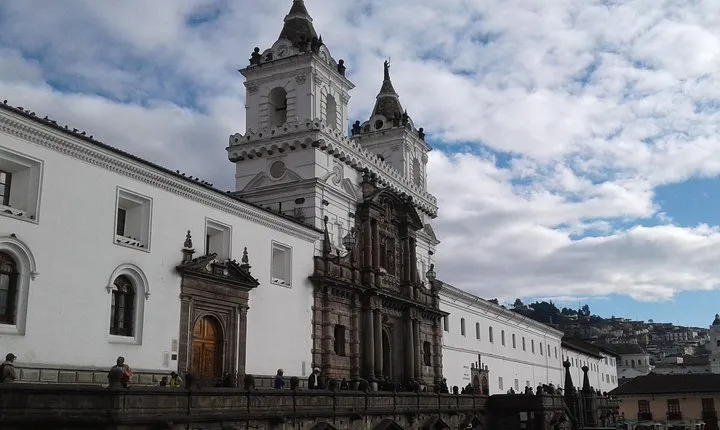 Quito Historic Center + Equatorial line ( Middle of the world )