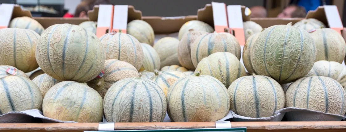 Food tour of the Marché d’Aligre in Paris
