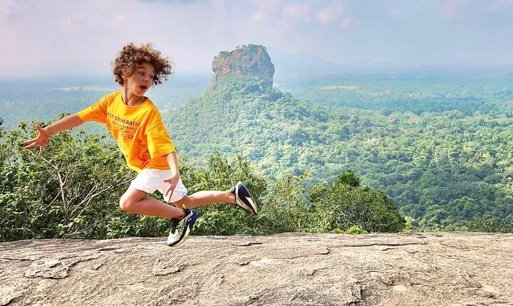 Sigiriya Rock Fortress and Cave Temples Day Trip