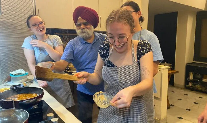 Indian Cooking Class in Authentic Indian Home - (Learn 6 Things)