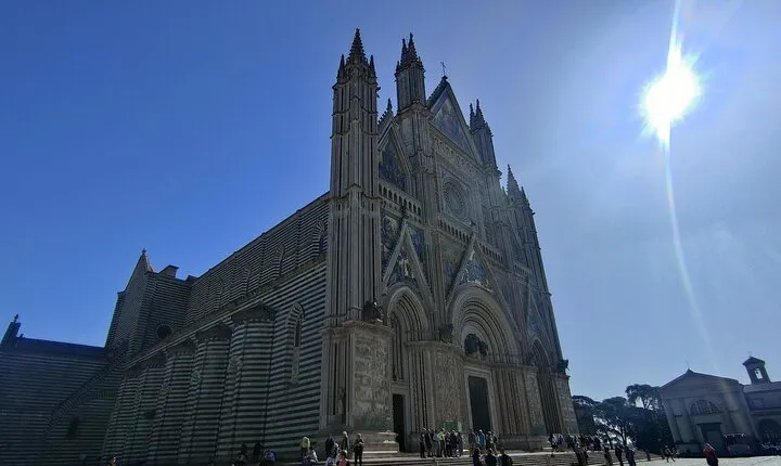 Private Historical and Wine Tour in Orvieto