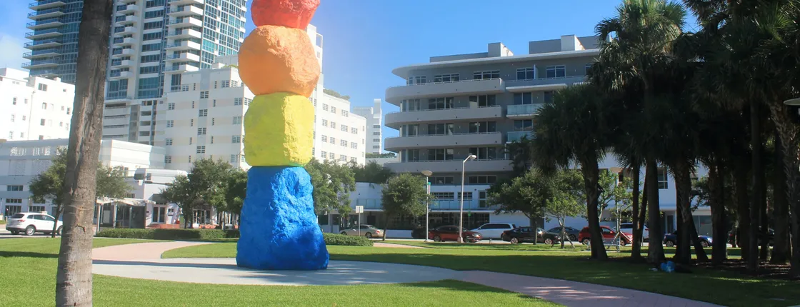 Miami Beach Versace exploration game and tour