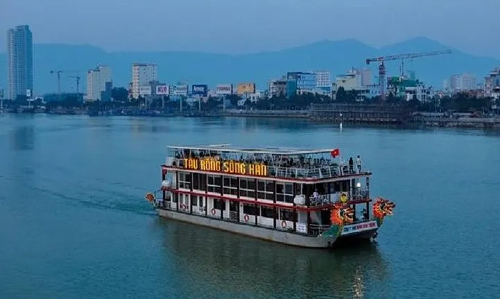 Da Nang Night Foodie Tour City and Han River Cruise By Private