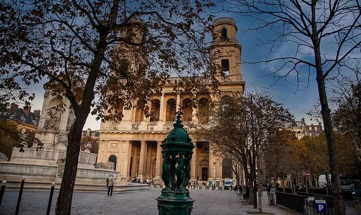 Da Vinci Code Movie Locations Private Tour in Paris